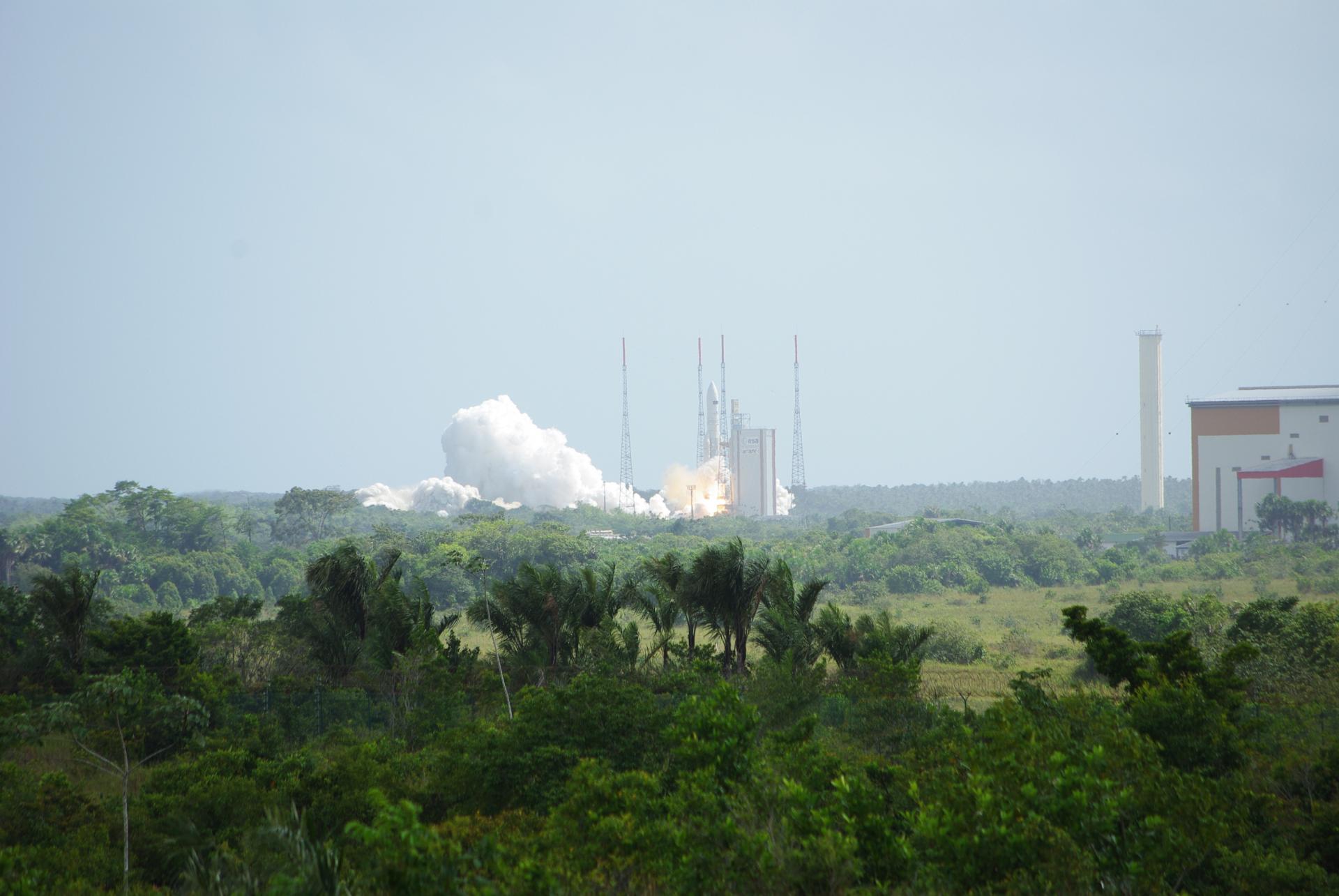 Lancement à Kourou des satellites Planck et Herschel par Ariane 5