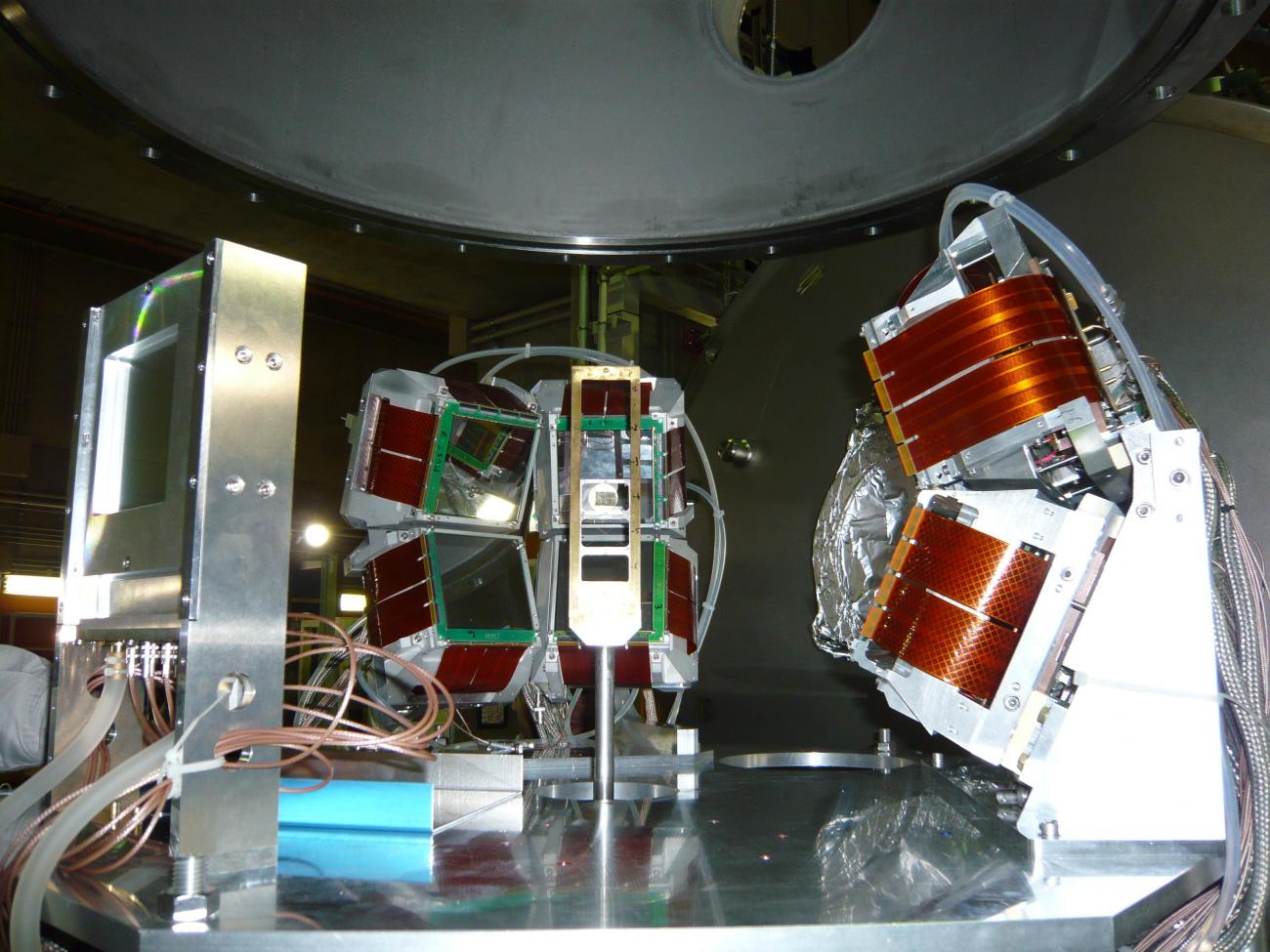 ligne BIgRIPS:Configuration des 8 télescopes MUST2 utilisés pour l'expérience de diffusions (p,p') de l'Oxygène 24,