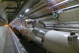 Différentes vues partielles du tunnel du LHC