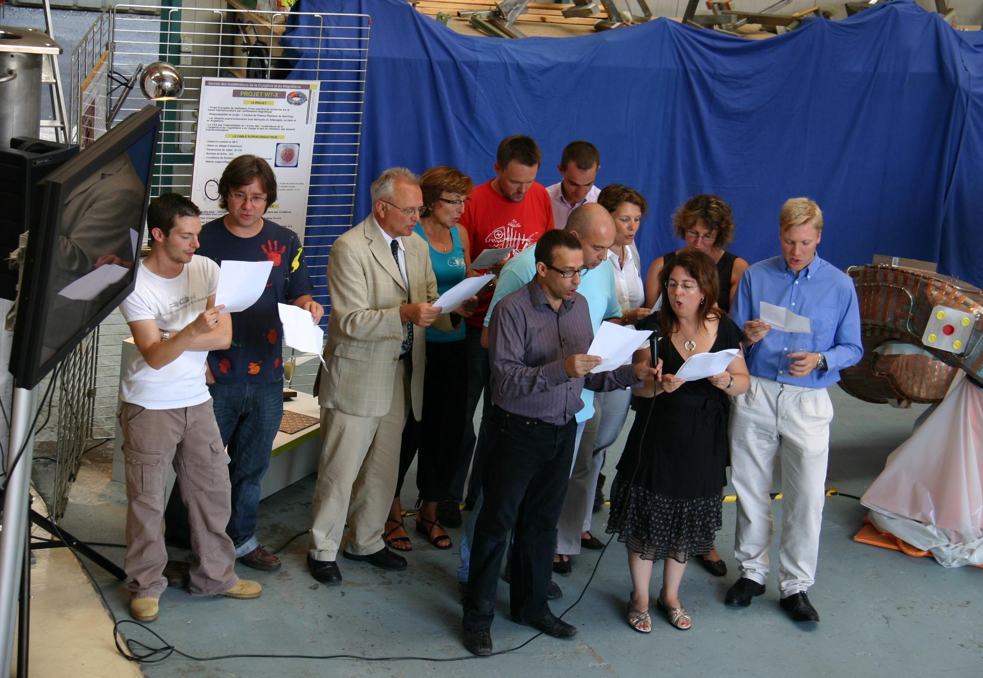 Commémoration du départ de la dernière bobine de w7x (8 septembre 2009-hall 198 du Centre de Saclay)