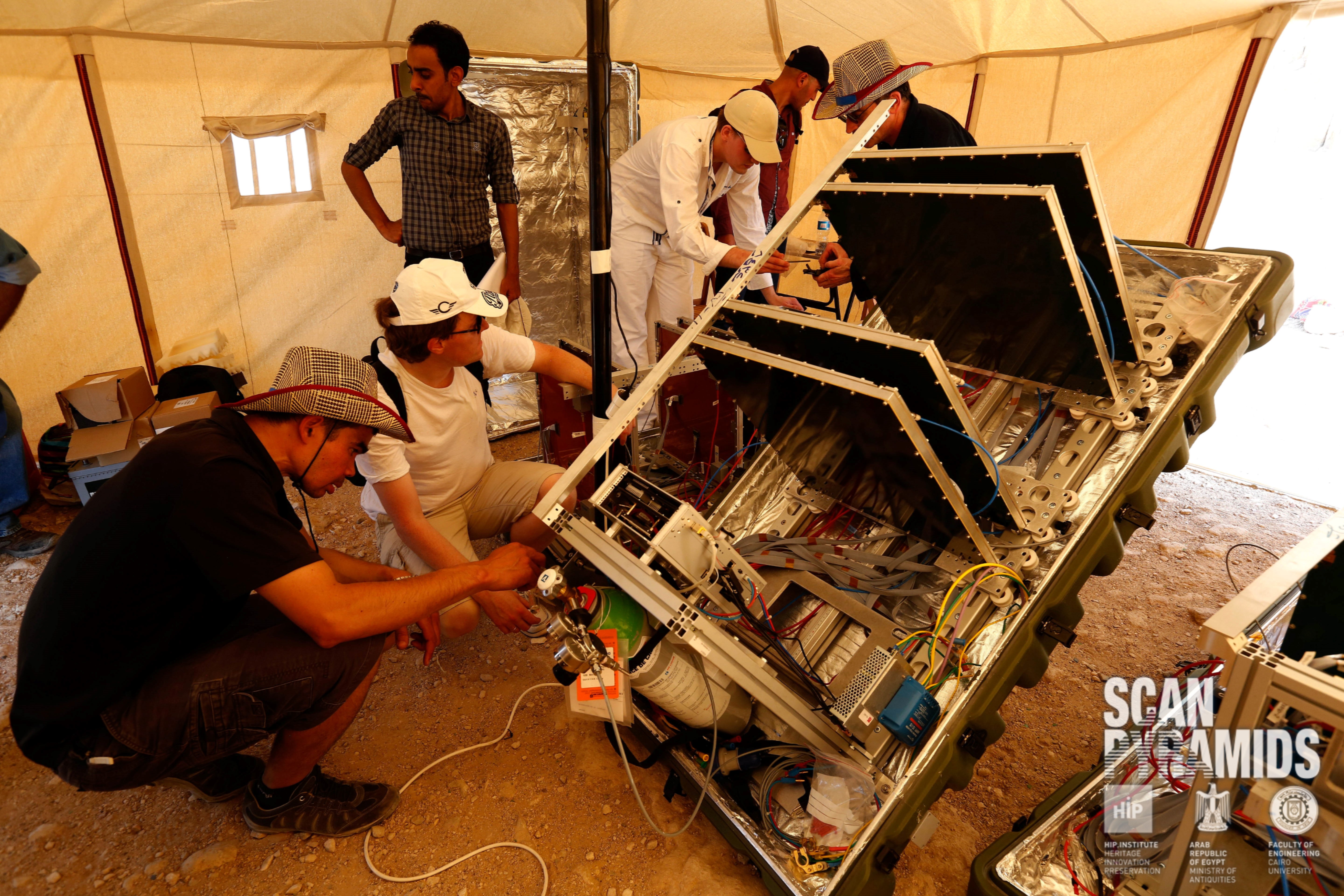 ScanPyramids - installation du détecteur en Egypte en 2016