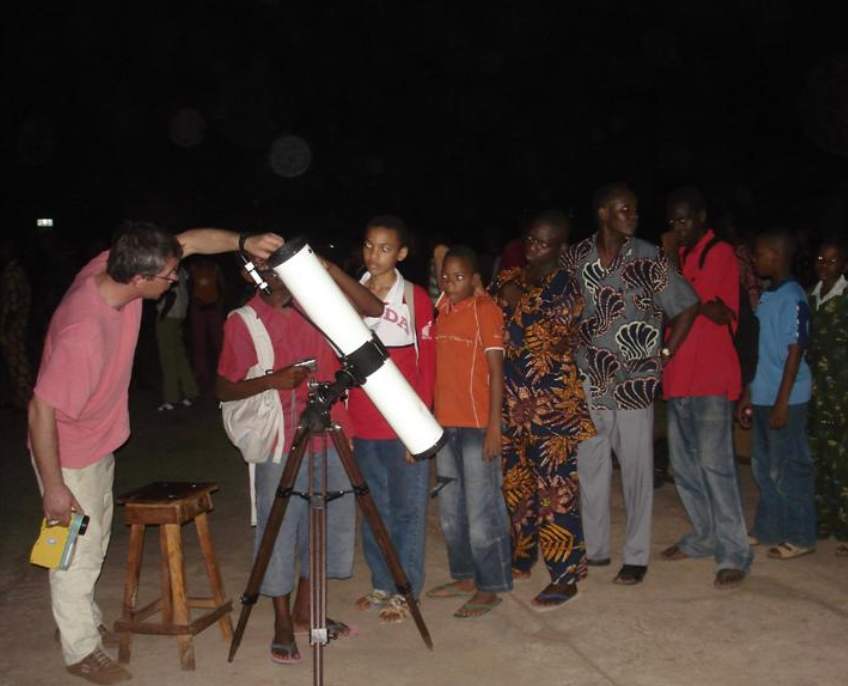 Le CEA-Astrophysique présent au Bénin pour l'Année Mondial 2009