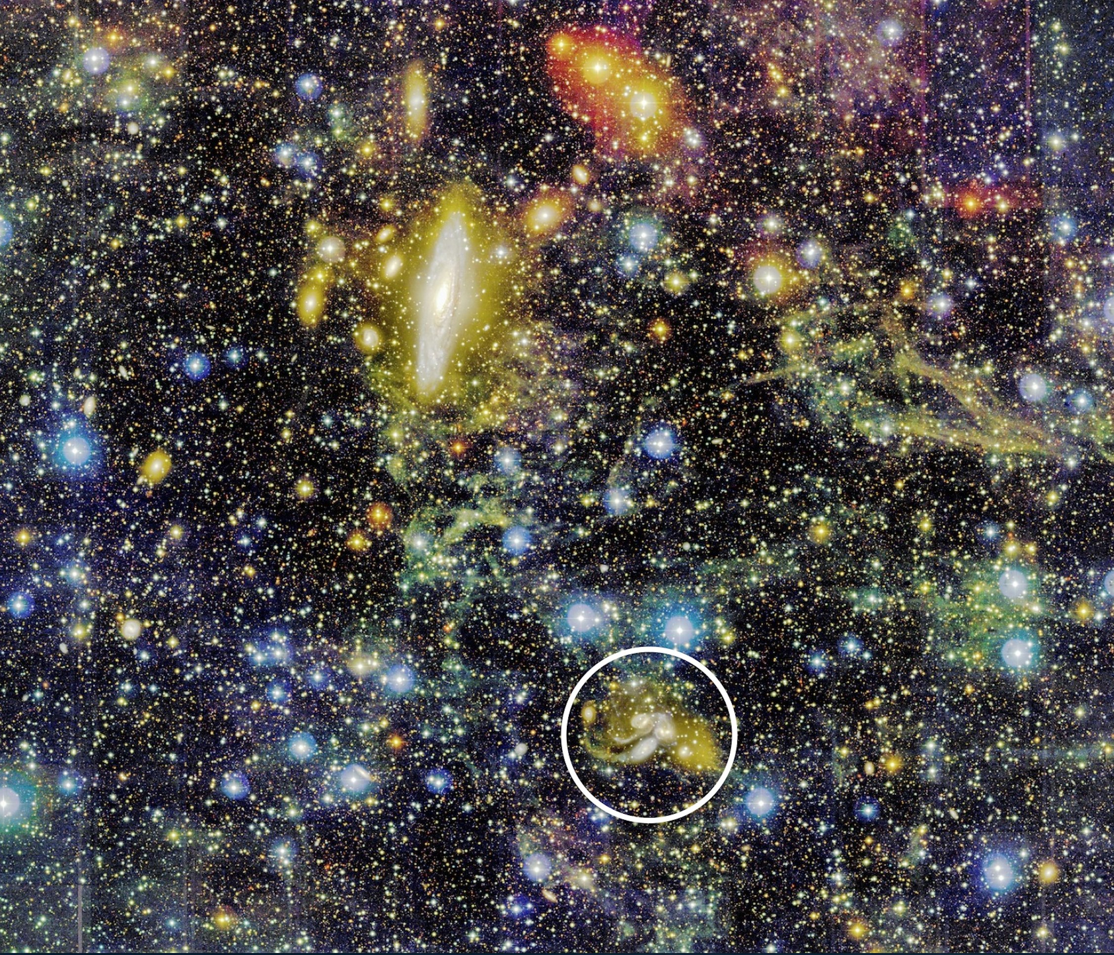 Что больше по размеру вселенная или галактика. Квинтет Стефана Хаббл. Квинтет Стефана -скопление галактик. Квинтет Стефана -скопление галактик Хаббл. Квинтет Стефана снимок Хаббла.