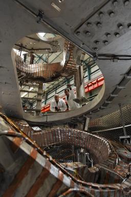 Les tests des bobines du stellarator Wendelstein 7-X