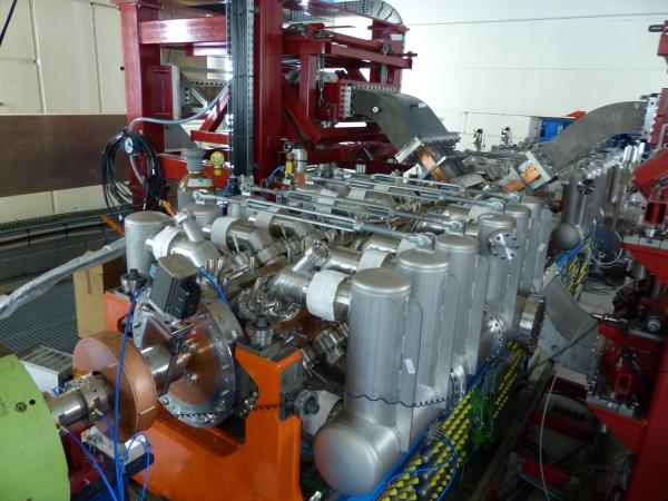 The IPHI high-intensity proton injector