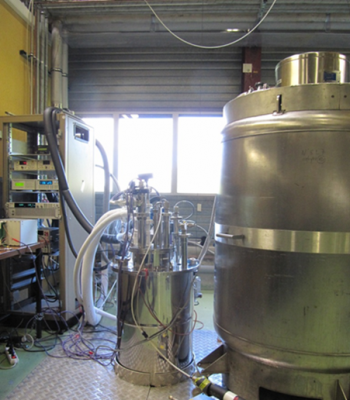 Measurements in pressurized superfluid helium at 1 atm