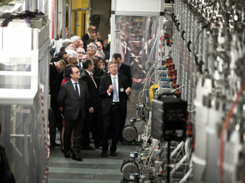 François Hollande inaugure le nouvel accélérateur de particules Spiral2 au Ganil, le 03 novembre 2016