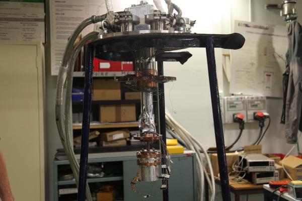 CRYOMECHA - Measurement of the Thermal Conductivity of Insulators and Conductors (MECTIX)