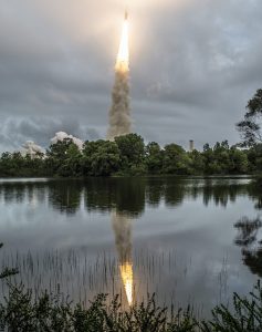 Le télescope spatial James Webb en route pour le second point de Lagrange